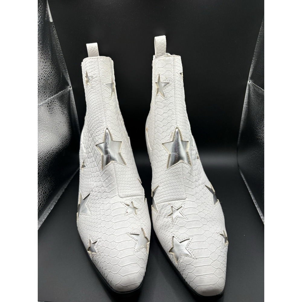 Betsy Johnson Women's 10 Silver Star Cowgirl Short Boots White Shiny Faux Snake - Picture 2 of 12
